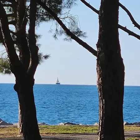 Апартаменты Medium Miramare Sogno Sul Mare Триест