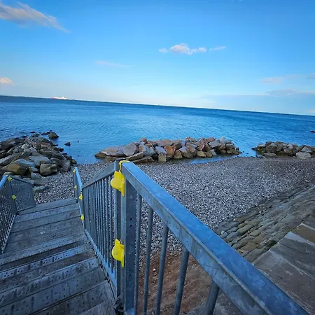 Medium Miramare Sogno Sul Mare Apartment *